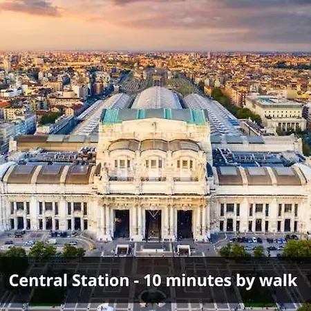 Flat Near Station And Duomo 아파트 밀라노